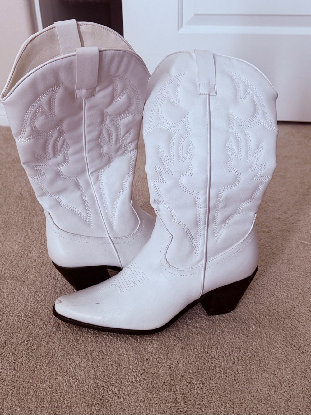 White Women's Western Cowboy Boots - Classic Mid-Calf Style